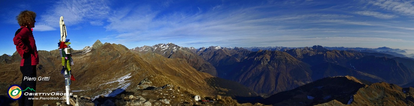 64 Dal Madonnino verso la Valbondione, Val Seriana ed oltre.jpg